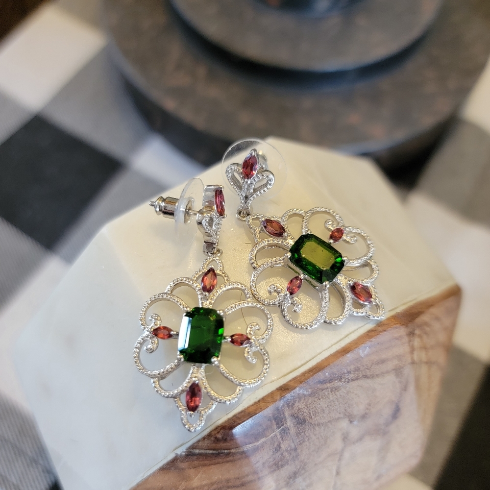 Gorgeous Natural Chrome Diopside and Mozambique Garnet Earrings Platinum over SS - Picture 7 of 8
